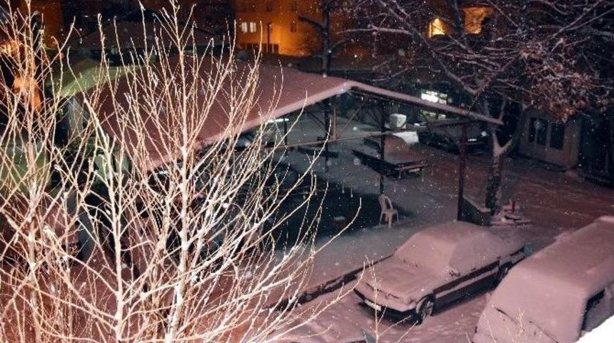 Dursunbey&rsquo;de Eğitime Kar Engeli