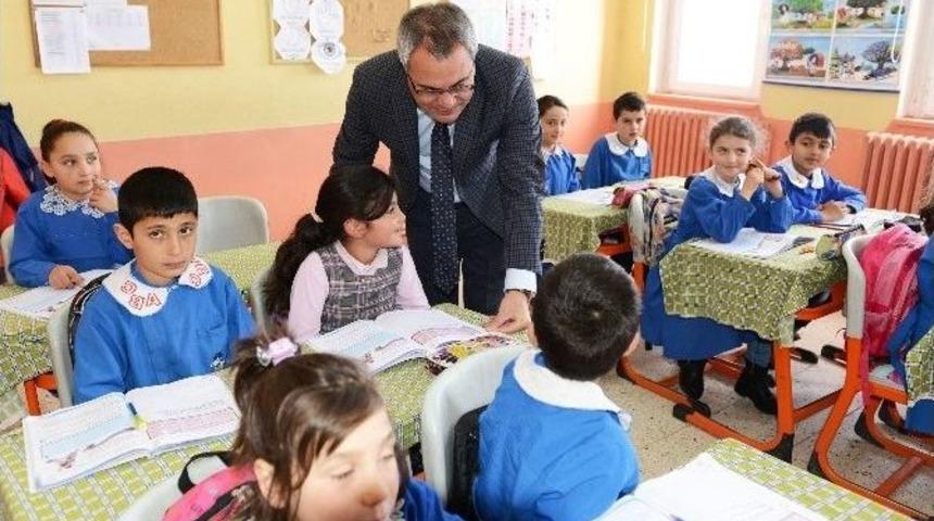 Vali Deniz, &Ccedil;amlı&ccedil;atak K&ouml;y&uuml;n&uuml; Ziyaret Etti