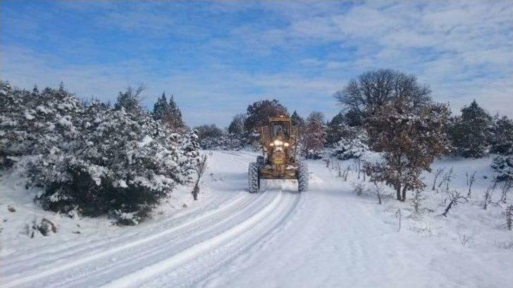 Kar Yağışı Balıkesir-kütahya Yolunu Ulaşıma Kapadı G5