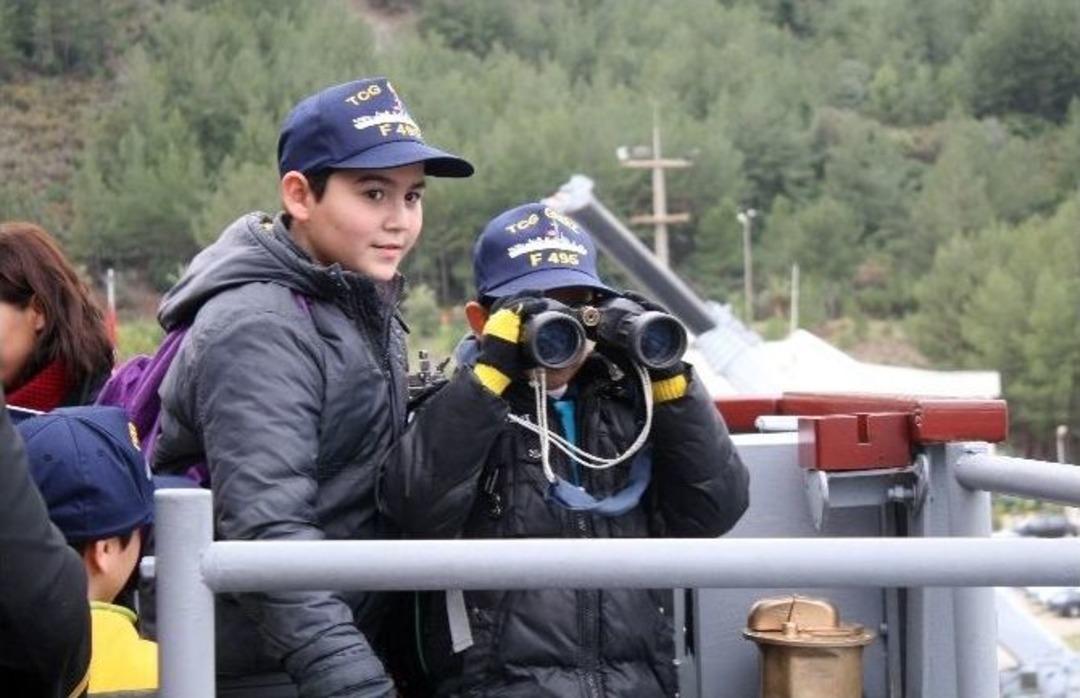 Tcg Gediz&rsquo;in Tarihi Gezi Sonrası İlk Ziyaret&ccedil;isi &Ouml;ğrenciler Oldu