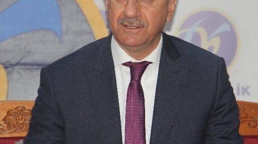 Elazığ Belediye Başkanı Yanılmaz, Gen&ccedil;lerle Bir Araya Geldi