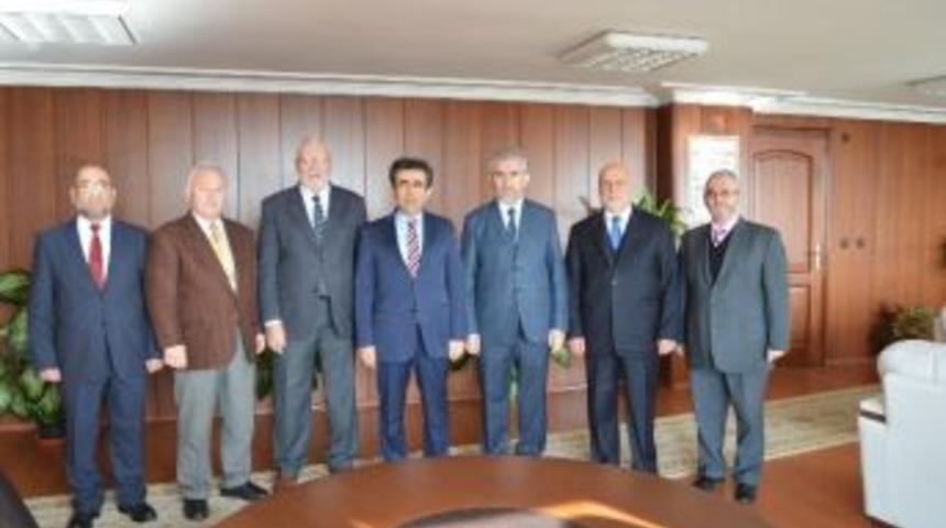 Vali G&uuml;zeloğlu, İl M&uuml;ft&uuml;s&uuml;n&uuml; Ziyaret Etti