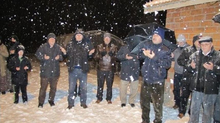 Hisarcık&rsquo;ta Yılın İkinci Umre Kafilesi Dualarla Uğurlandı