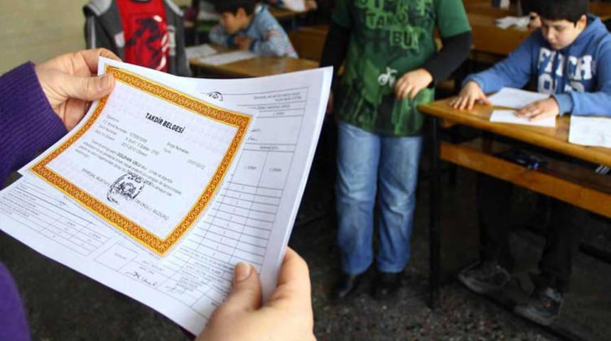 Okullarda takdir, teşekkür ve üstün başarı belgesi almak için yeni şartlar! Milli Eğitim Bakanlığı'ndan yeni düzenleme