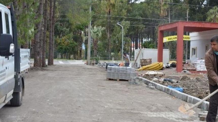 Dalaman&rsquo;da Parke Taşı D&ouml;şeme &Ccedil;alışmaları Devam Ediyor