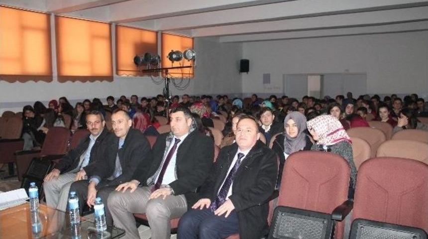 Tosya&rsquo;da 1000 &Ouml;ğrenciye Tiyatro Oyunu İle Uyuşturucunun Zararları Anlatıldı