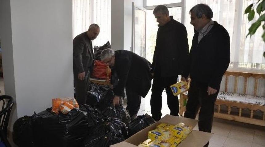 Siverekliler Derneği&rsquo;nden Sur&rsquo;dan G&ouml;&ccedil; Eden 100 Aileye Yardım