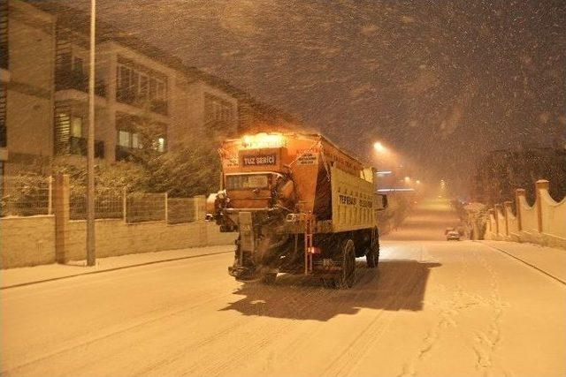 Tepebaşı’nda Ekipler 24 Saat Görev Başında