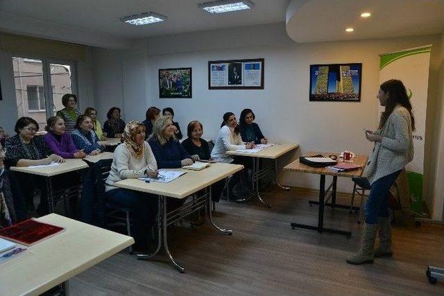 Meslek Edindirme Kurs Merkezi Büyük İlgi Görüyor