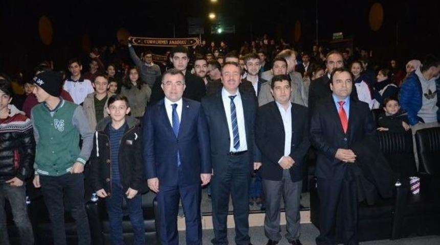 M&uuml;siad &Uuml;yeleri &Ouml;ğrencilerle Ertuğrul 1890&rsquo;ı İzledi