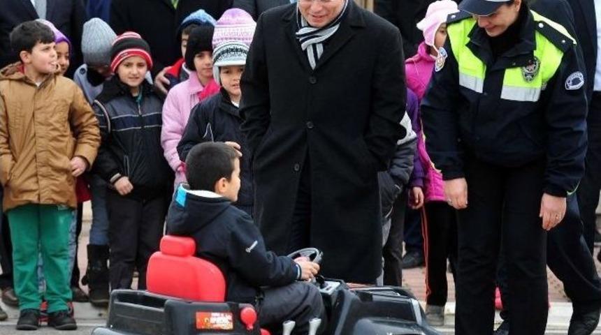 Minyat&uuml;r Mahallede Trafik Dersi