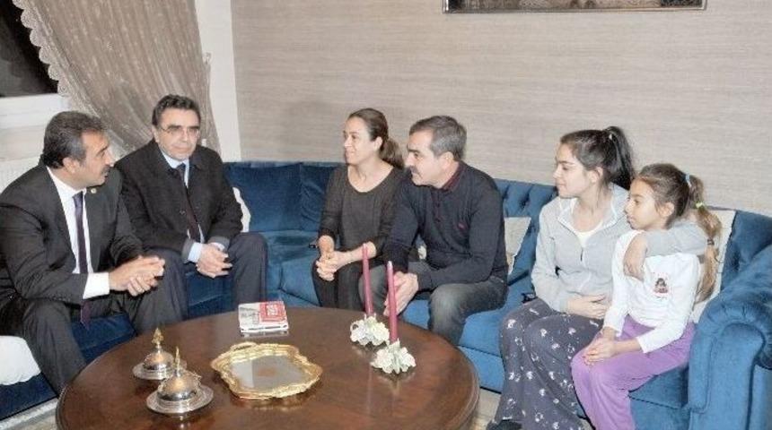 Soner &Ccedil;etin&rsquo;den "&ccedil;at Kapı" S&uuml;rprizi