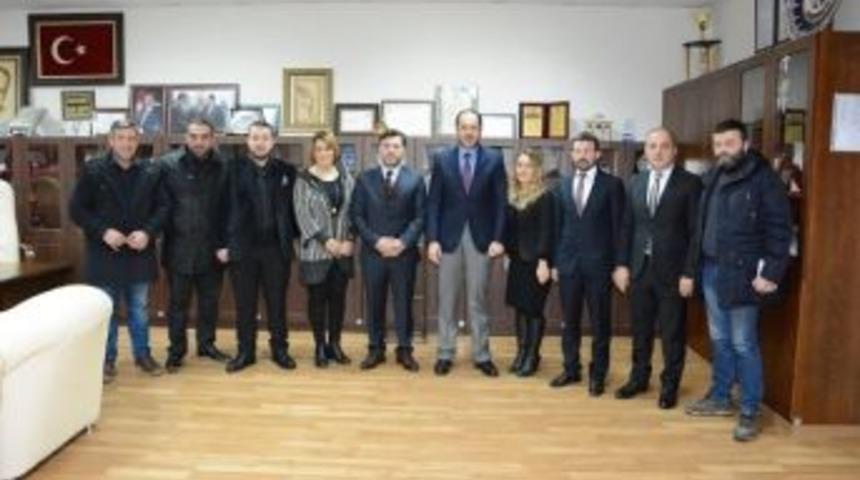 Trabzonlular Derneği, Başkan Ayaz&rsquo;ı Ziyaret Etti