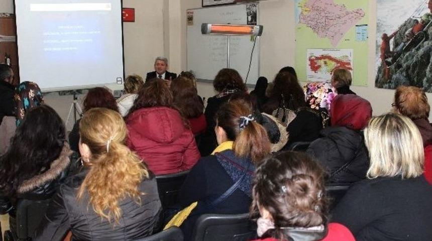 İtfaiyeden Sağlık Personeline Yangın S&ouml;nd&uuml;rme Eğitimi