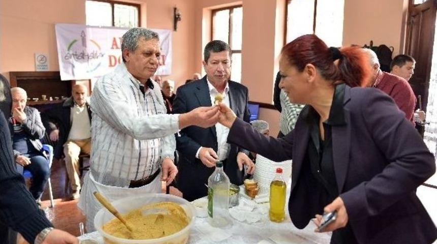 Komşuevi&rsquo;nde Y&ouml;resel Tatlar Paylaşıldı