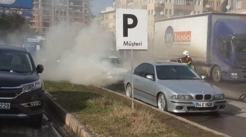 Otomobili Yanmaktan İtfaiye Kurtardı