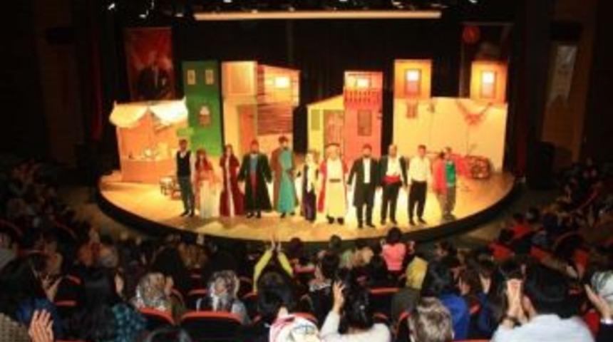 Darıca Halkı K&uuml;lt&uuml;r Sanat Etkinliklerine B&uuml;y&uuml;k İlgi G&ouml;steriyor