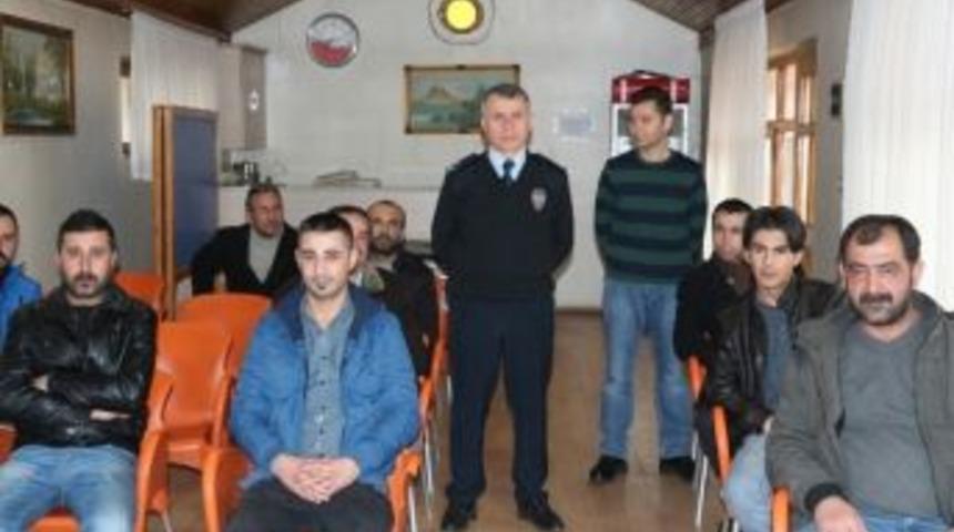 Polis Alkoll&uuml; Ve T&uuml;t&uuml;n Mamul&uuml; Satışı Yapan İşletme Sahipleriyle Toplantı D&uuml;zenlendi