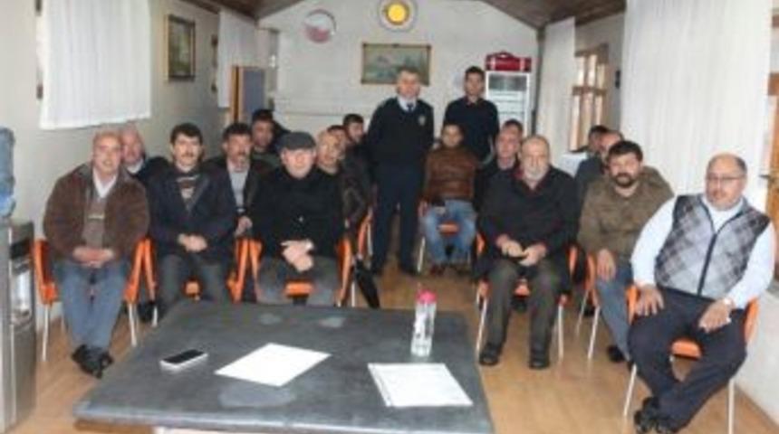 Polisler İnternet Kafe Sahipleri İle Toplantı Yaptı