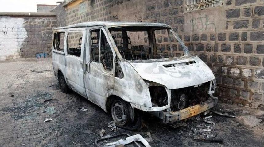 Siverek&rsquo;te 2 Ara&ccedil; Yandı