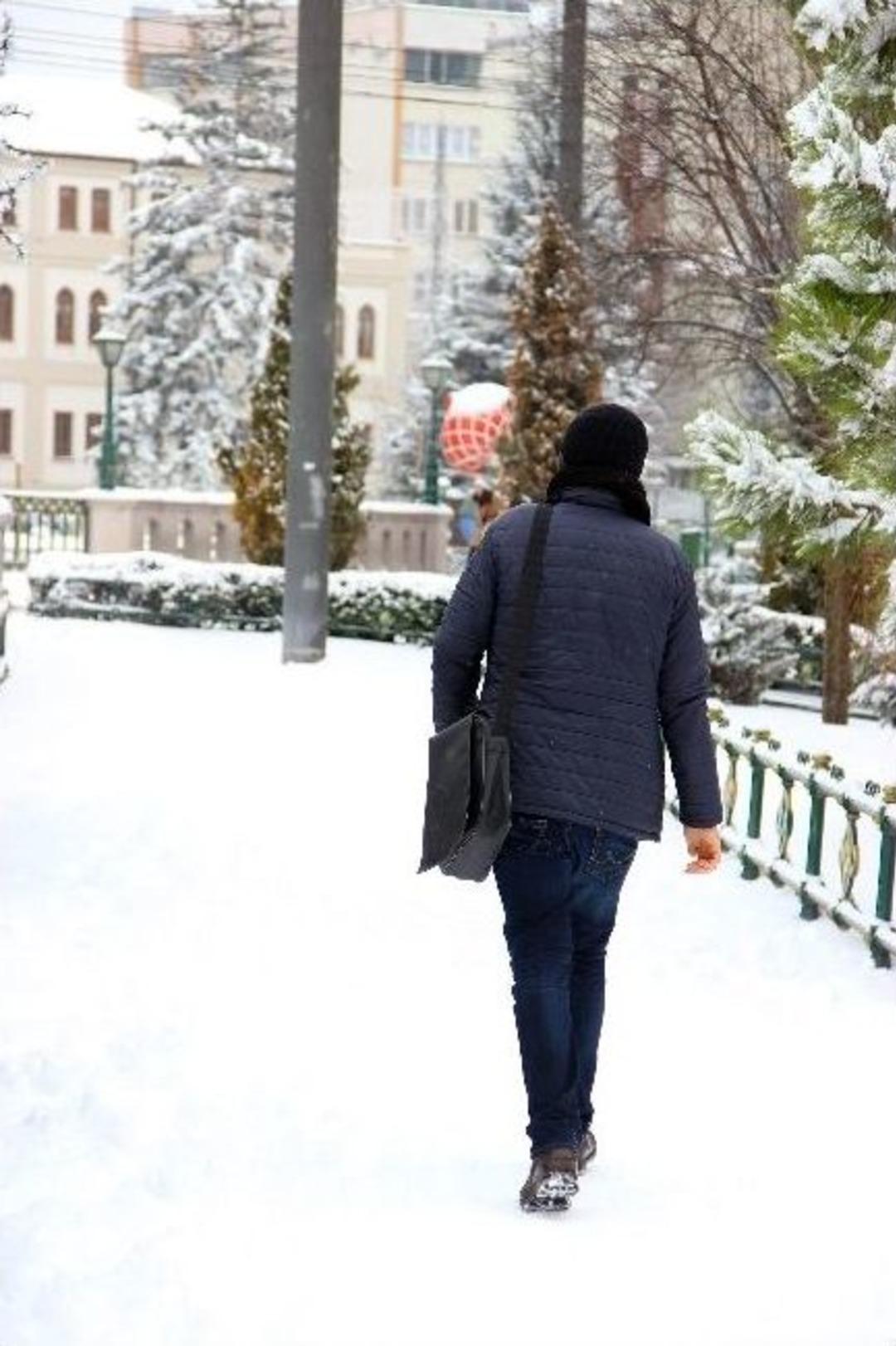 Eskişehir Beyaz Gelinliğini Giydi