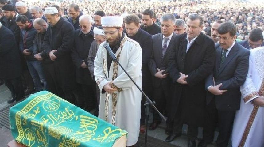 Minik Asaf&rsquo;ın &Ouml;l&uuml;m&uuml; Rize&rsquo;yi Yasa Boğdu