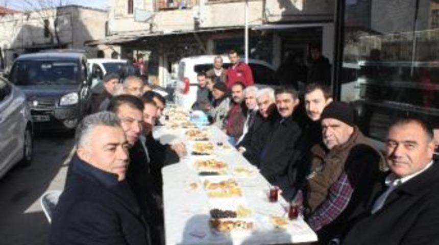 Esnaflar İle Kahvaltı S&uuml;recek