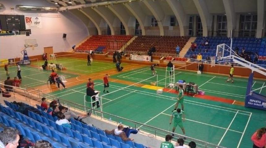 Badminton Grup M&uuml;sabakaları Sona Erdi