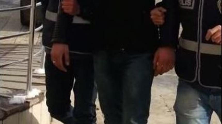 Park Halindeki 7 Aracın Lastiğini Kesen 2 Kişi Yakalandı