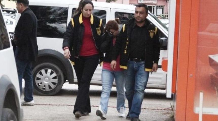 Fuhuş Yapan Arkadaşına Komisyonla M&uuml;şteri Bulan Kadın Tutuklandı