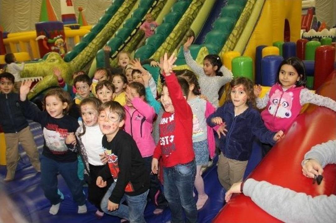 &Ouml;ğrencilere Erken Karne Hediyesi