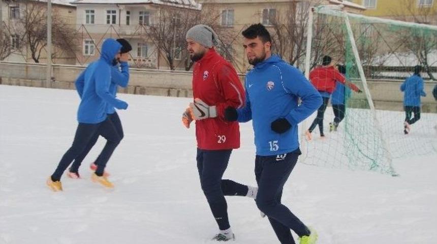 Karaman Belediyespor, Ceyhan Doğanspor Ma&ccedil;ı Hazırlıklarına Devam Ediyor