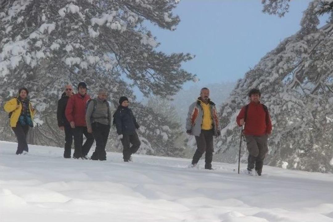 Dağcılar Karın Keyfini &Ccedil;ıkartıyor