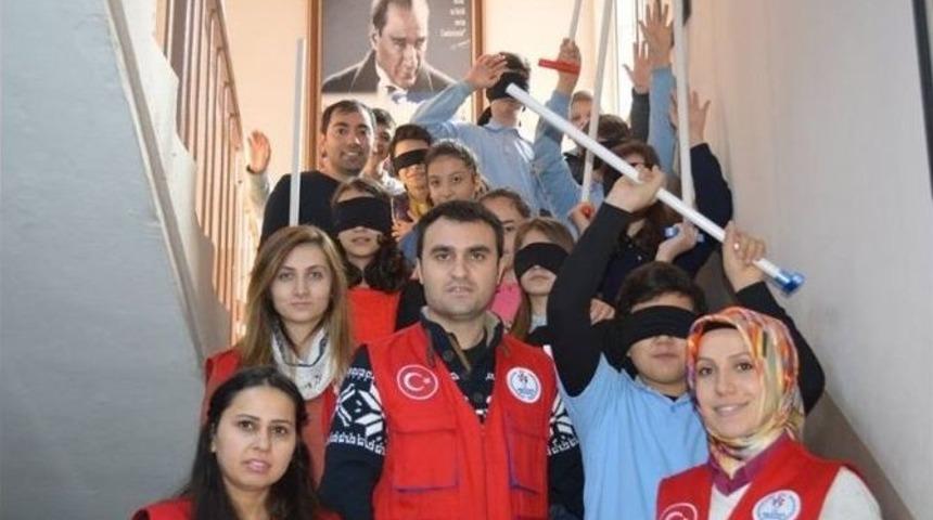 Bir Günlüğüne Engelli Oldular