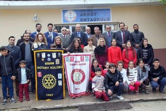 Didim’den Rotaryenlerden Eğitime Destek