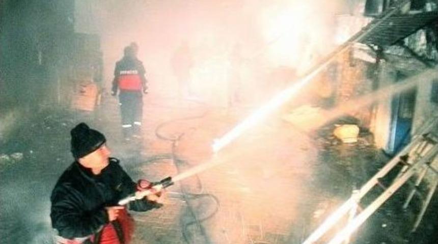 Eğirdir&rsquo;de 2 Ev K&uuml;l Oldu