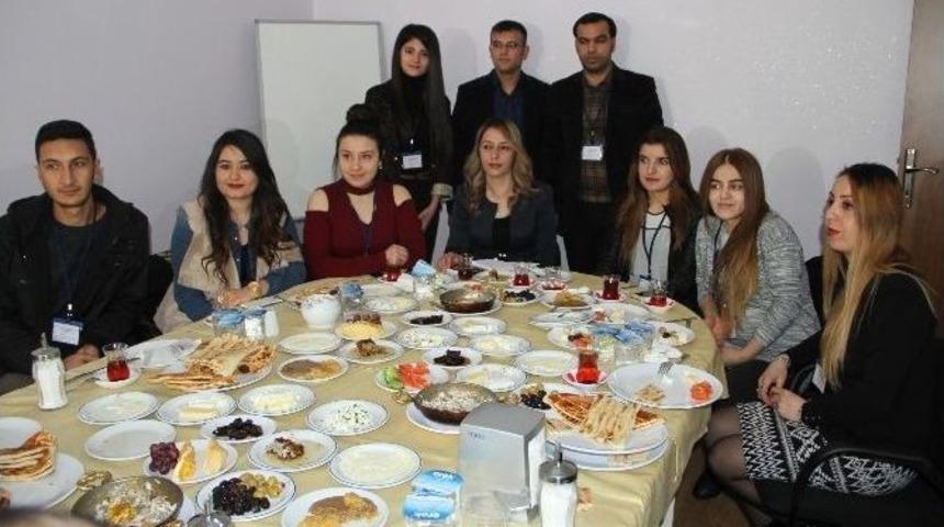 Kadınlar İş Hayatına Kazandırılıyor