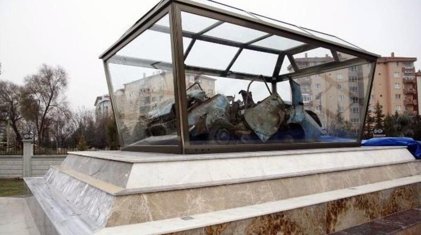 Uğur Mumcu&rsquo;nun Otomobili Adının Verildiği Parkta Sergilenecek