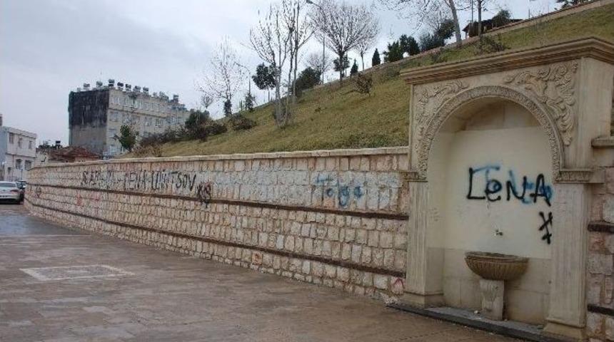 Duvar Yazıları &Ccedil;irkin G&ouml;r&uuml;nt&uuml; Oluşturuyor