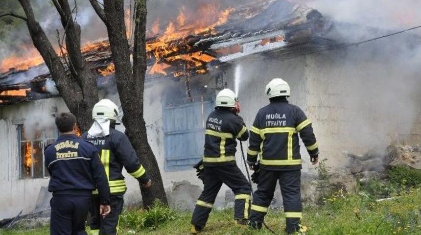 B&uuml;y&uuml;kşehir İtfaiyesi 6 Bin 300 Olaya M&uuml;dahale Etti