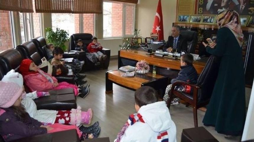 Kur&rsquo;an Kursunun Minik &Ouml;ğrencilerinden Başkan Yaman&rsquo;a Ziyaret