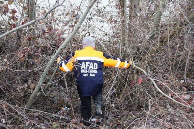 Irmakta Kaybolan Avcıyı Arama Çalışmaları Devam Ediyor