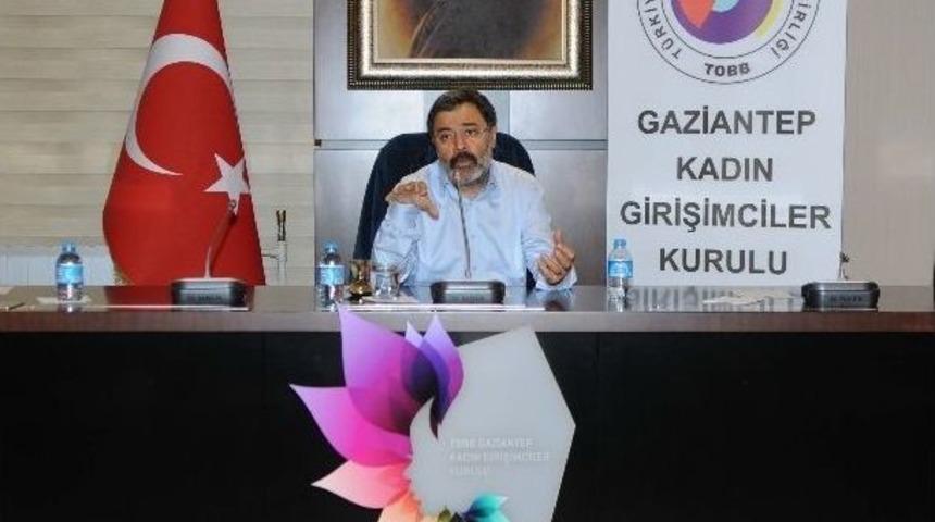 Yazar Ahmet &Uuml;mit Kadın Girişimcilerle Buluştu