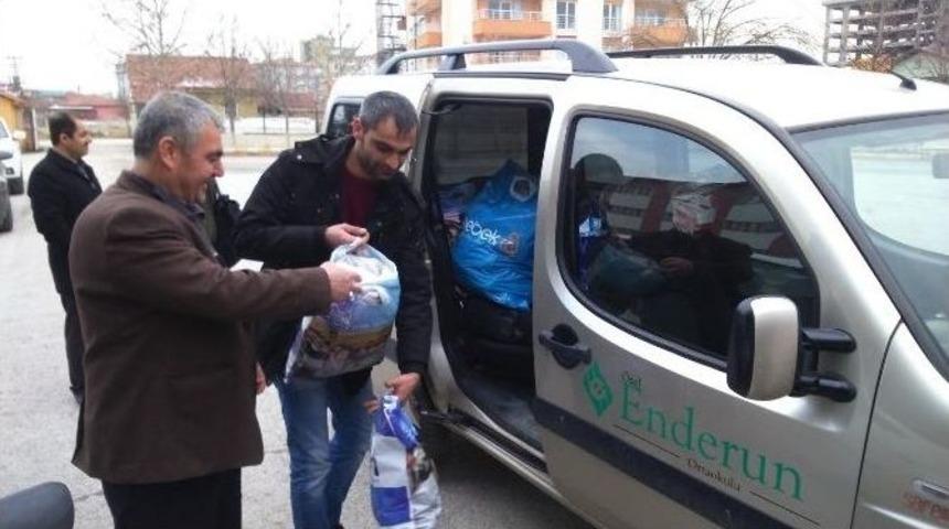 Lise &Ouml;ğrencilerinden, T&uuml;rkmenlere Yardım