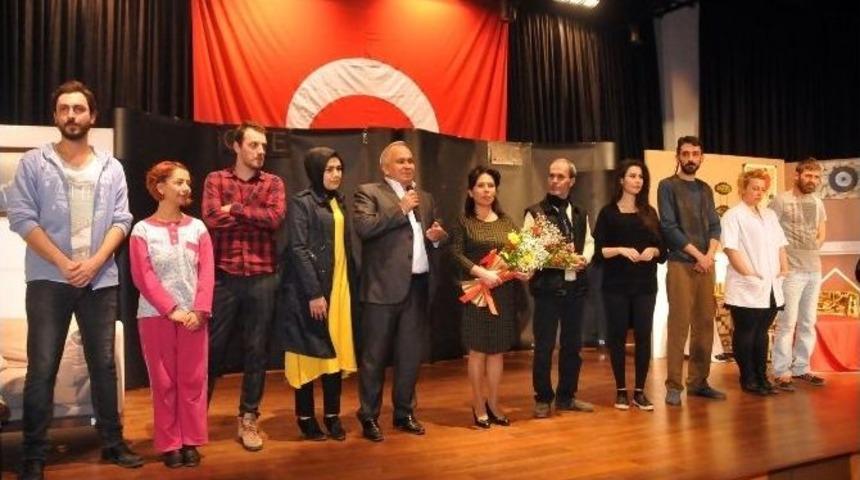 Erdemli&rsquo;de Uyuşturucunun Zararlı Tiyatro Oyunu İle Anlatıldı