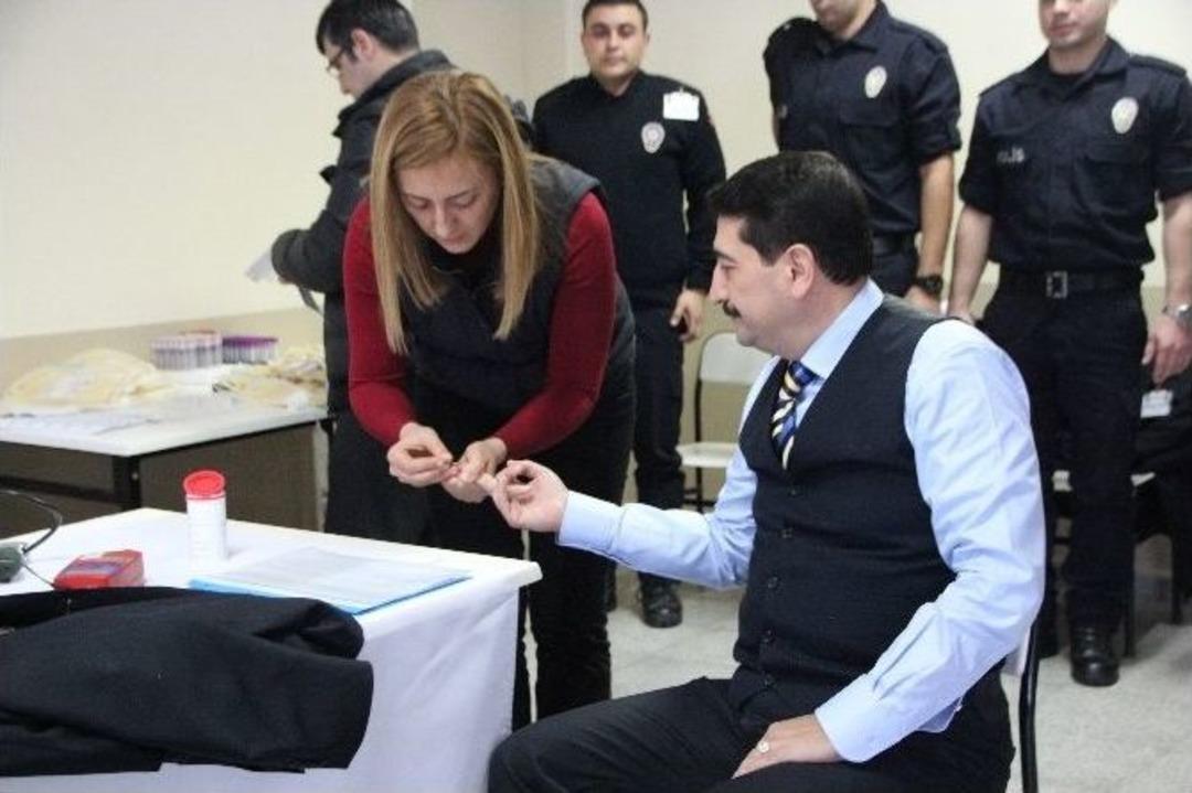 Pomem &Ouml;ğrencilerinden Kan Bağışı