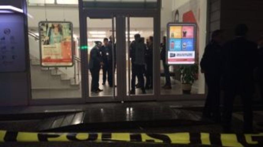 Antalya&rsquo;da Silahlı Banka Soygunu