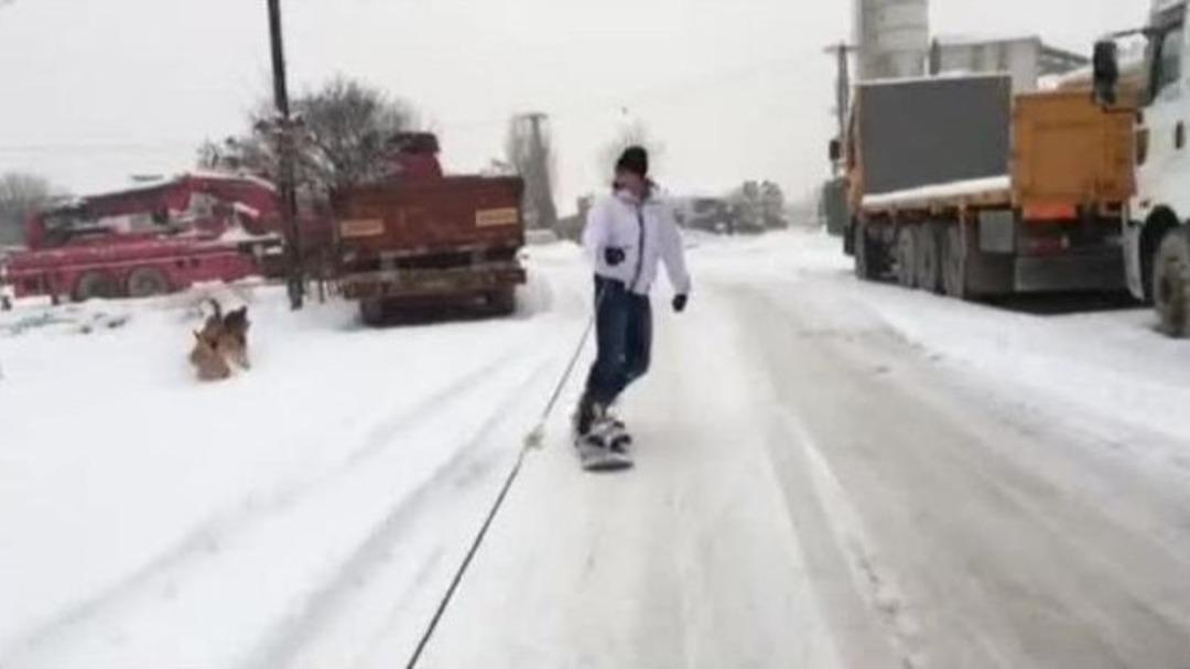 (&ouml;zel Haber) Oto Sanayisinde Snowboard Keyfi