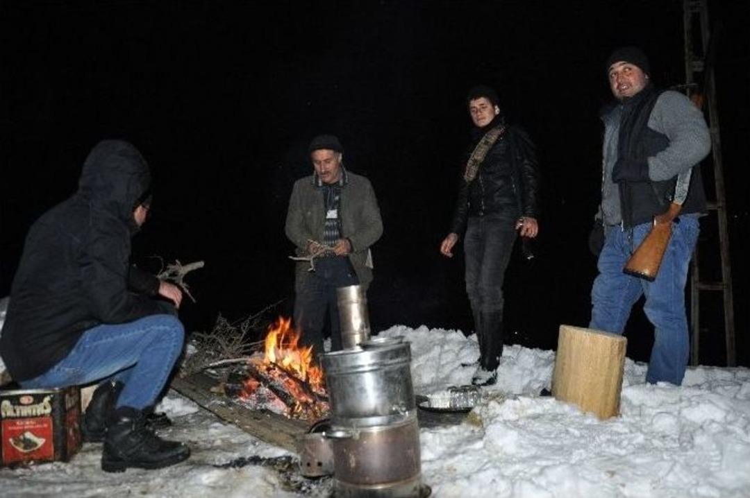 (&ouml;zel Haber) Yaban Hayvan Korkusundan N&ouml;bet Tutuyorlar