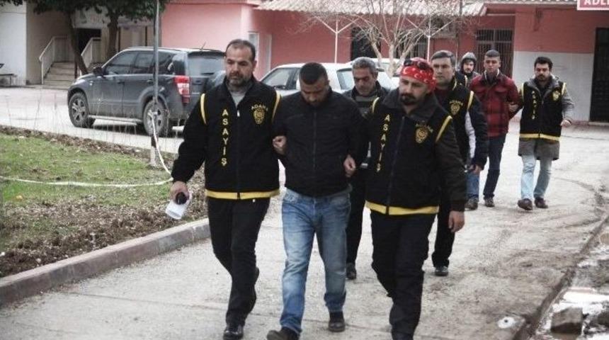 10 Yaşındaki &Ccedil;ocuğu Dolandıran Sahte Polisler Yakalandı